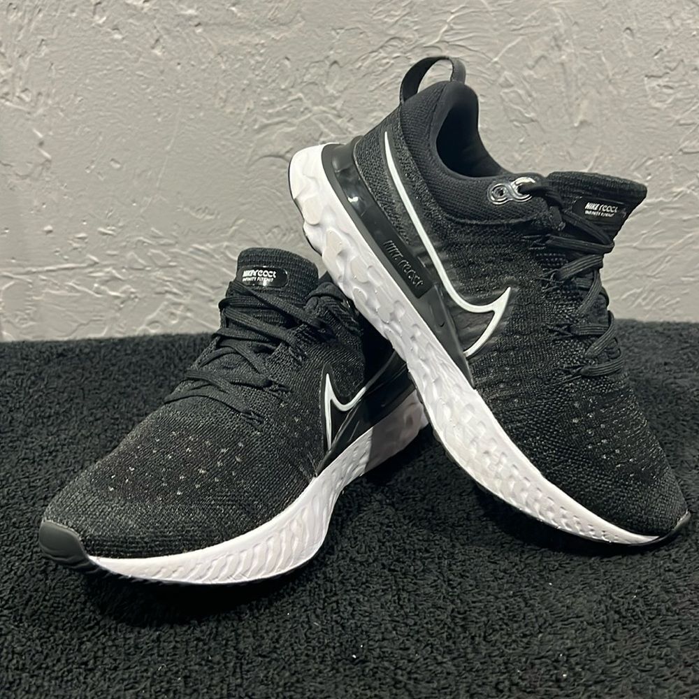 🔥 NIKE React Infinity Run Flyknit 2 Black Running Shoes Women Sz‎ 6.5 - PERFECT